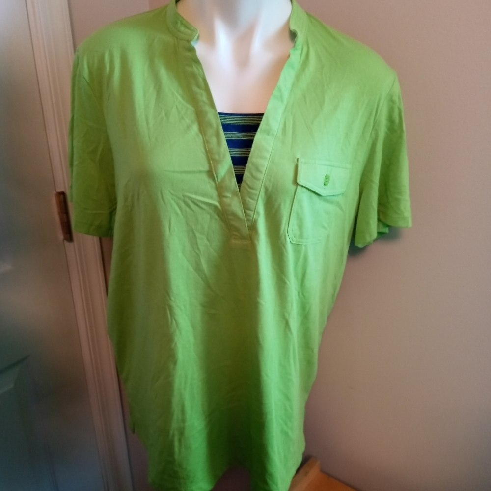 Chic green shirt